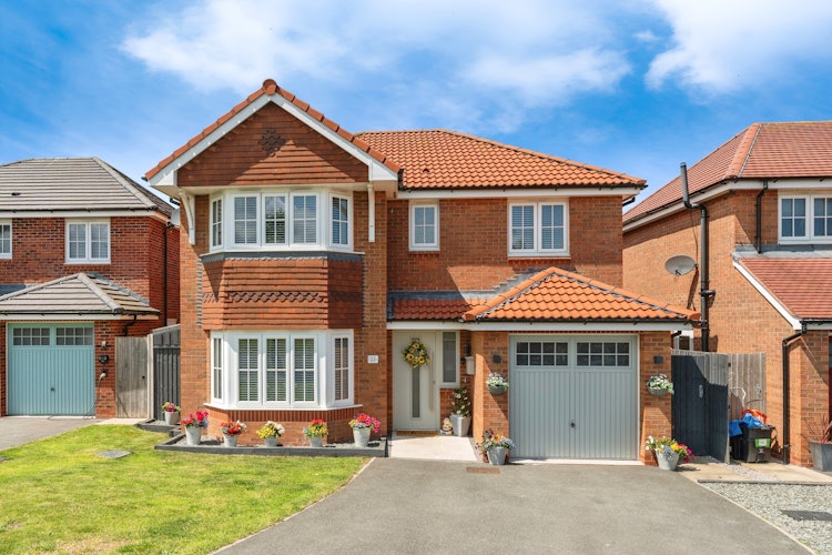 4 bedroom detached house