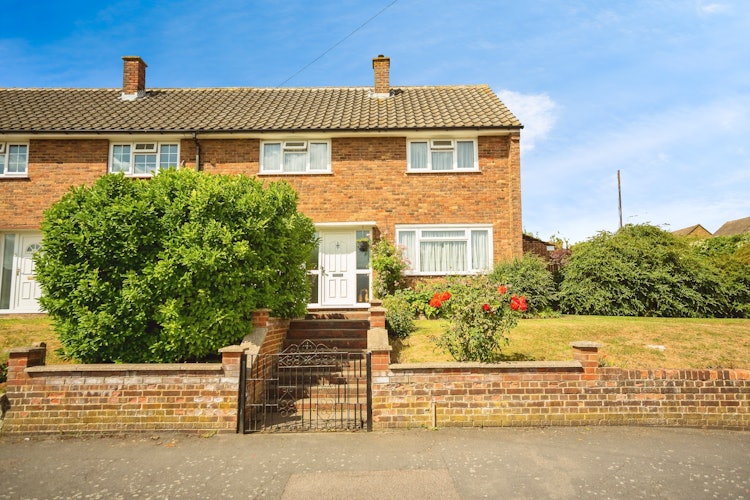 3 bedroom end of terrace house