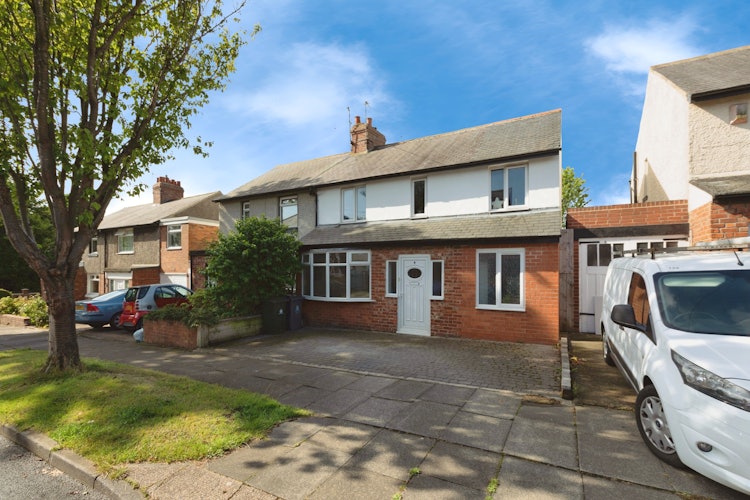 3 bedroom semi-detached house