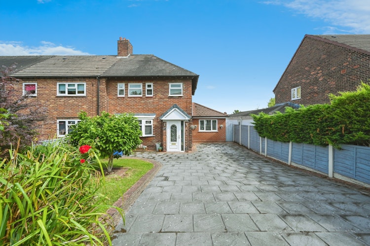 4 bedroom semi-detached house