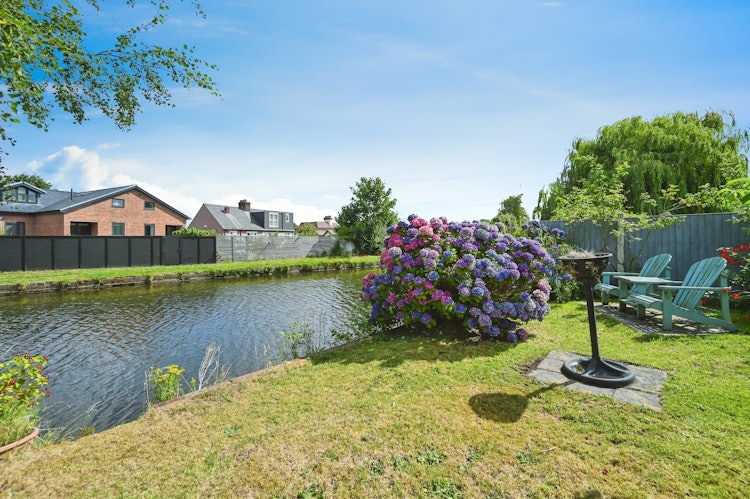 4 bedroom semi-detached house
