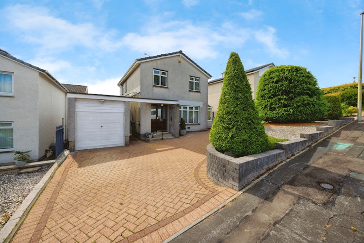 3 bedroom detached house