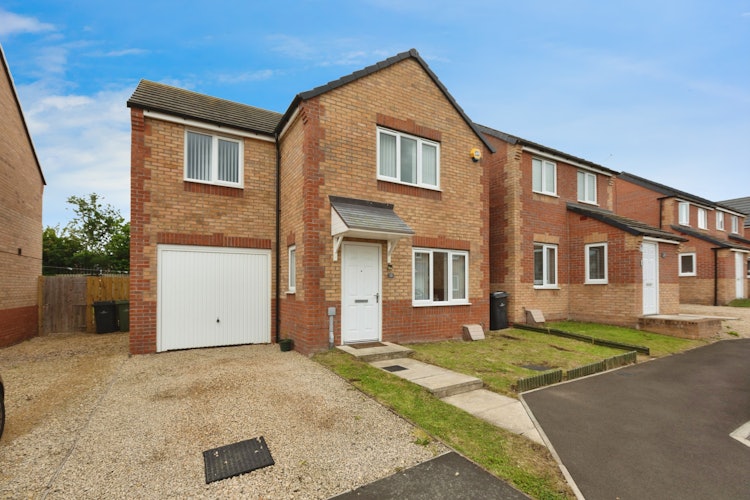 3 bedroom detached house