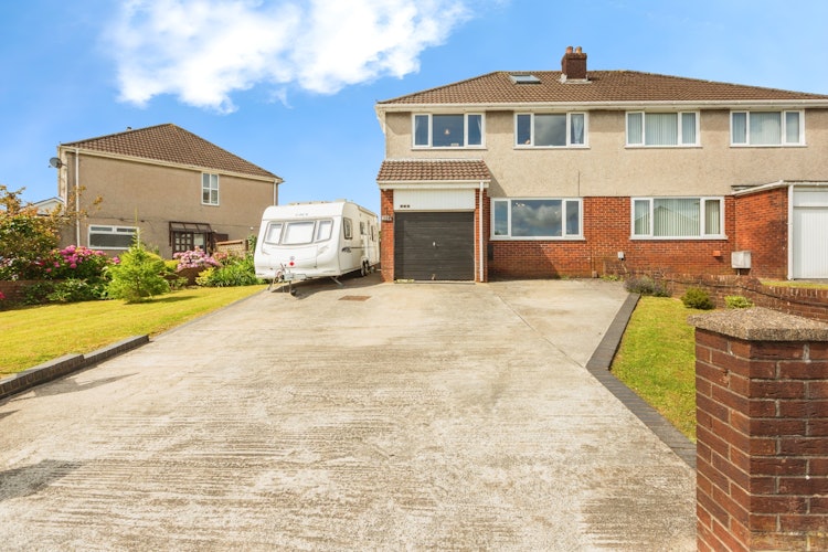3 bedroom semi-detached house