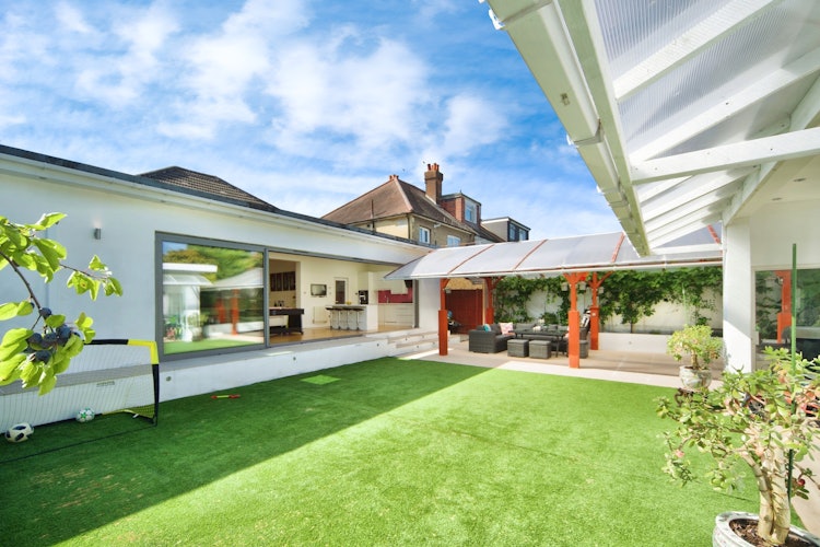 3 bedroom detached bungalow
