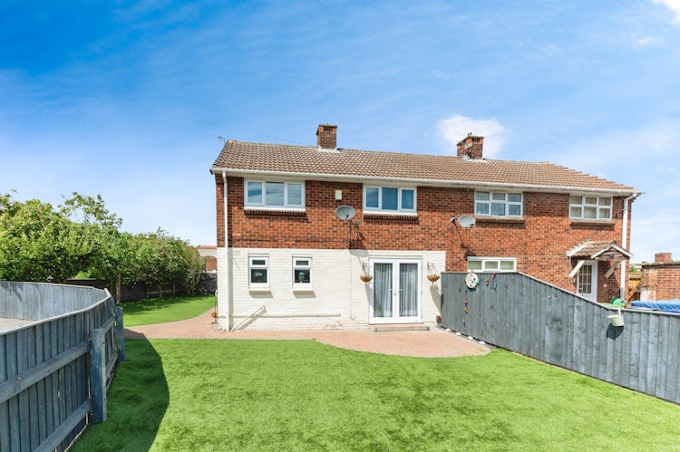3 bedroom semi-detached house
