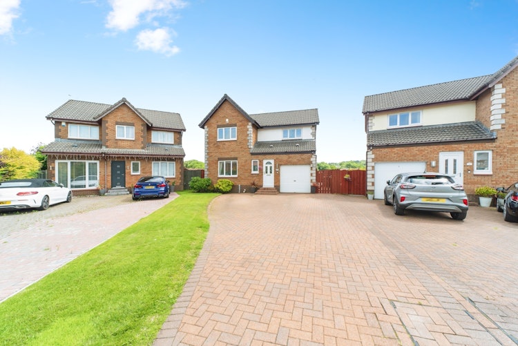 4 bedroom detached house