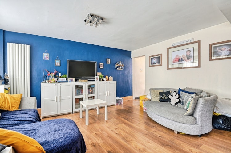3 bedroom semi-detached house
