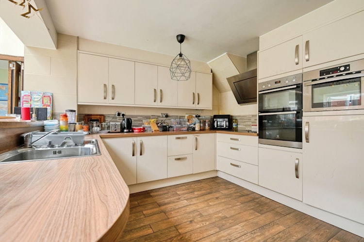 3 bedroom semi-detached house