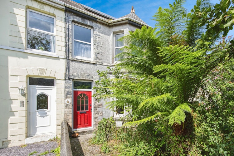 4 bedroom semi-detached house
