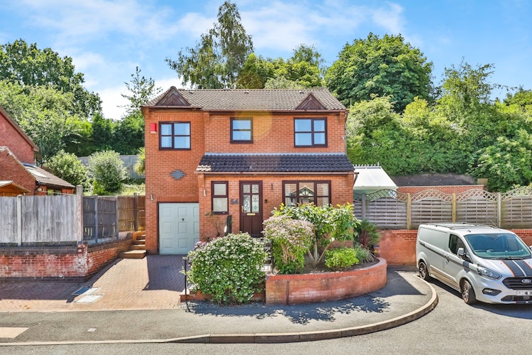 4 bedroom detached house