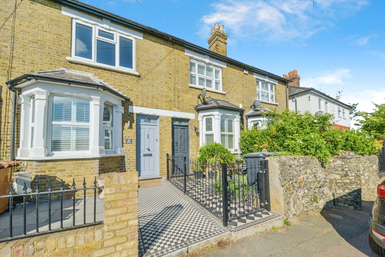 2 bedroom terraced house