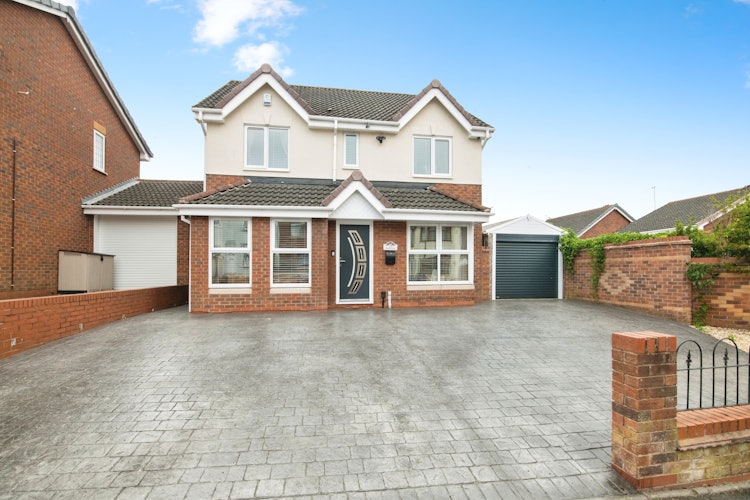 4 bedroom detached house