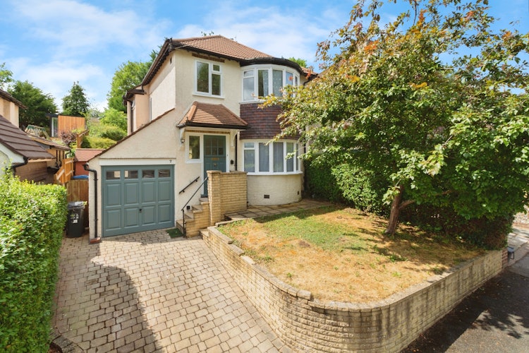 3 bedroom detached house