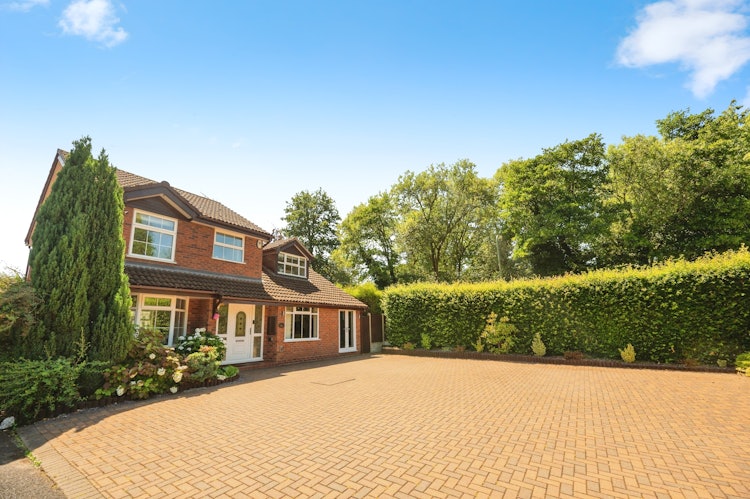 4 bedroom detached house