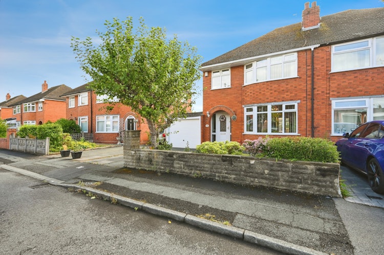 3 bedroom semi-detached house