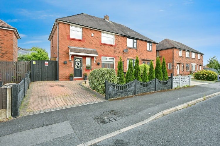 3 bedroom semi-detached house