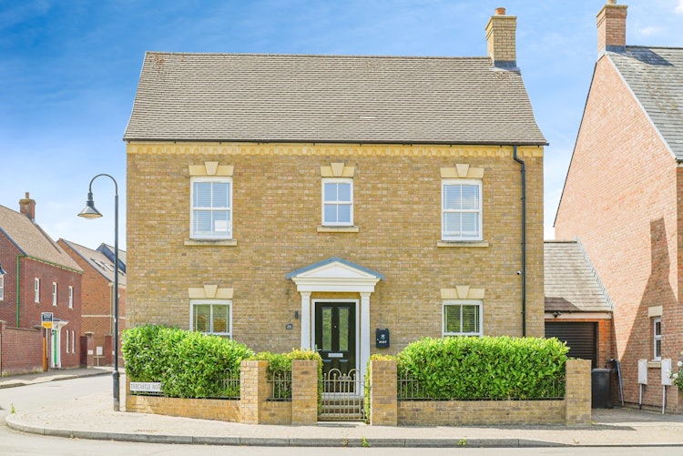 3 bedroom detached house