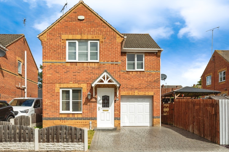 3 bedroom detached house