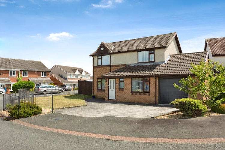 3 bedroom detached house