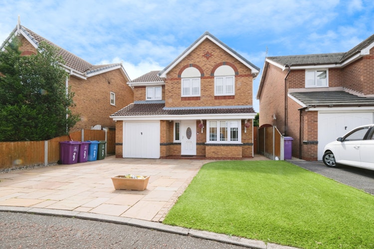 4 bedroom detached house