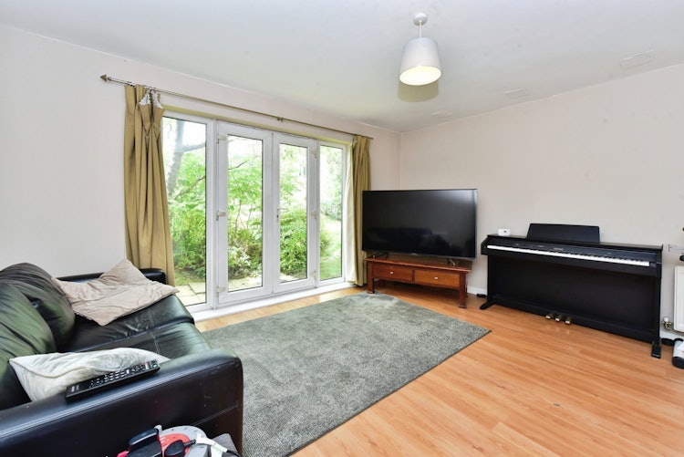 2 bedroom flat