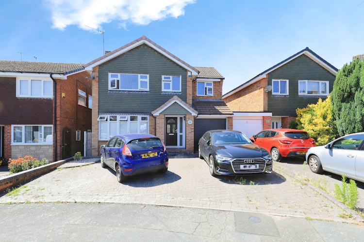 4 bedroom detached house