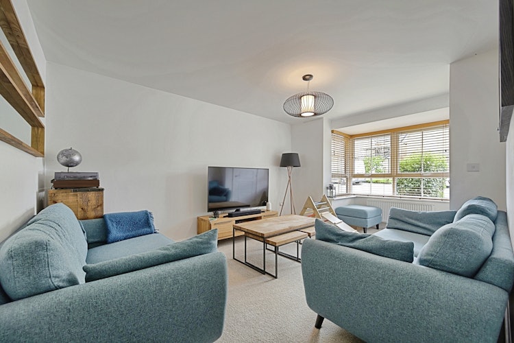 3 bedroom detached house