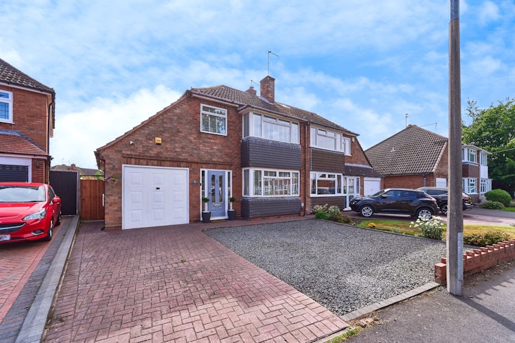 3 bedroom semi-detached house