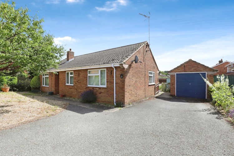 4 bedroom detached bungalow