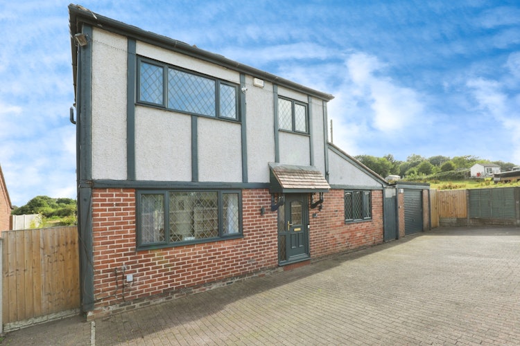 3 bedroom detached house