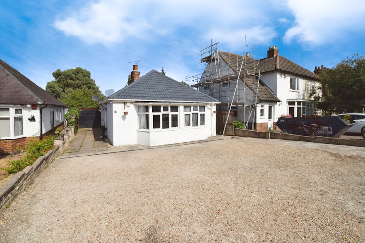 3 bedroom detached bungalow