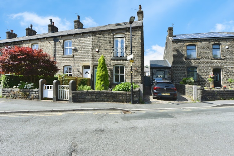 3 bedroom end of terrace house