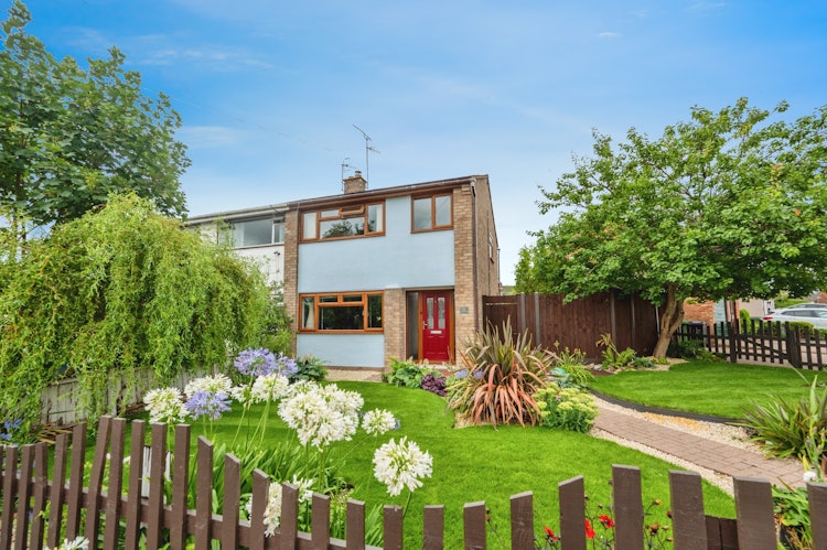 3 bedroom semi-detached house