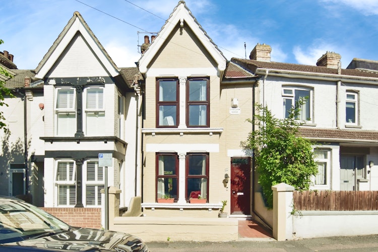4 bedroom terraced house