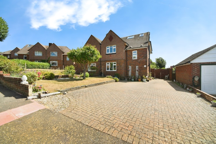 4 bedroom semi-detached house