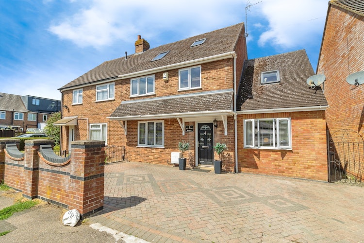 4 bedroom semi-detached house