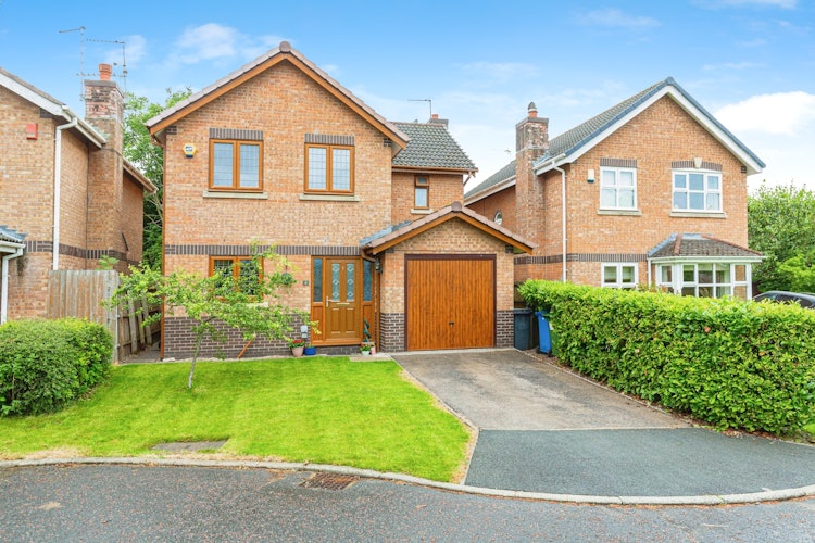 4 bedroom detached house