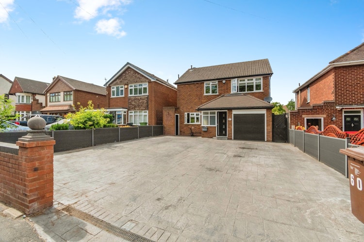 3 bedroom detached house