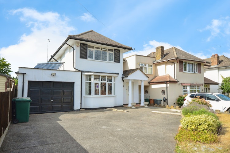 3 bedroom detached house