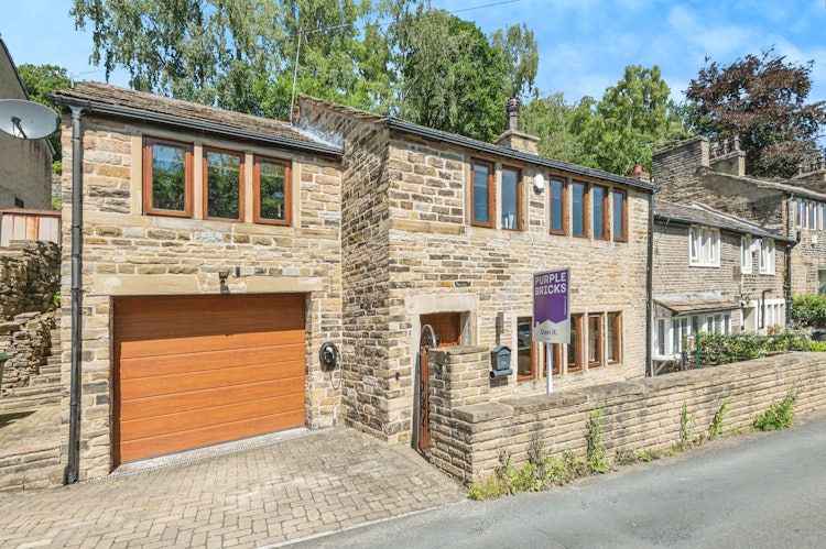 4 bedroom end of terrace house