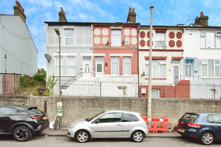 3 bedroom terraced house