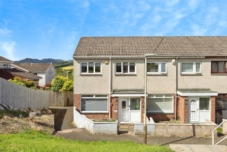 3 bedroom end of terrace house