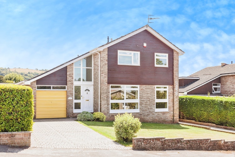 4 bedroom detached house