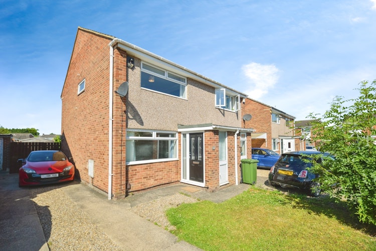 2 bedroom semi-detached house