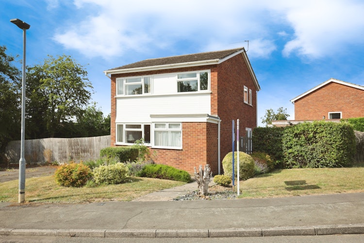 3 bedroom detached house