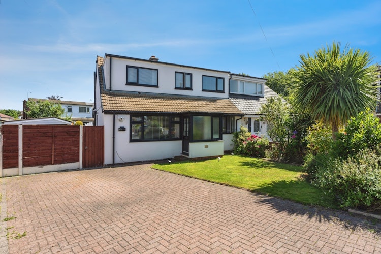 4 bedroom semi-detached house