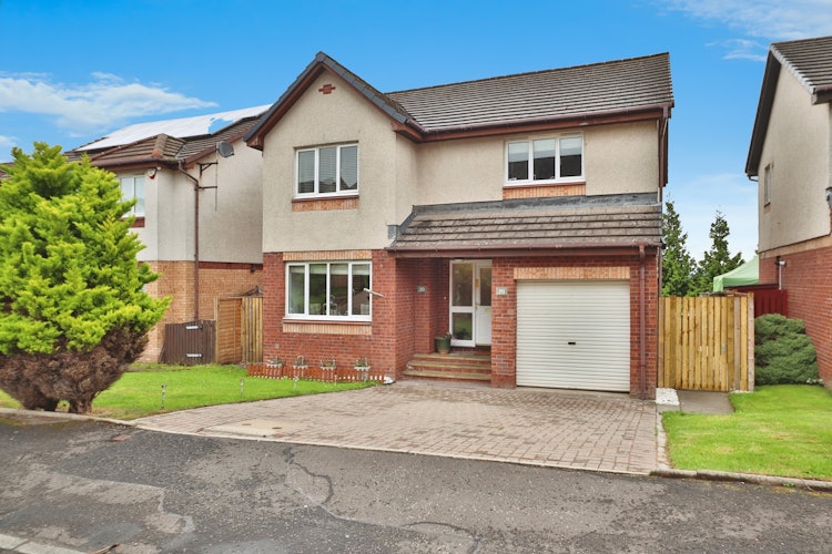 4 bedroom detached house