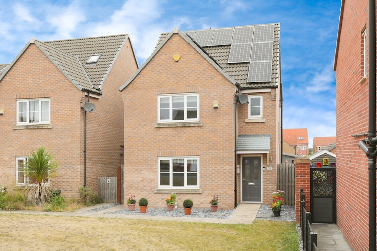 4 bedroom detached house