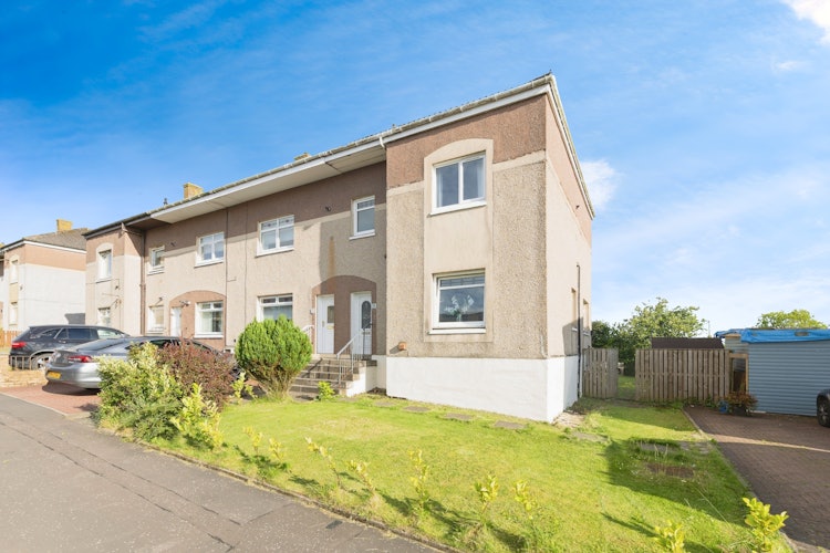 3 bedroom end of terrace house